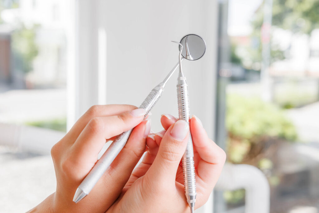 Detailaufnahme: Hygiene am Werkzeug haben in der Praxis Dr. Petschka in Ettringen und Türkheim hohen Stellenwert